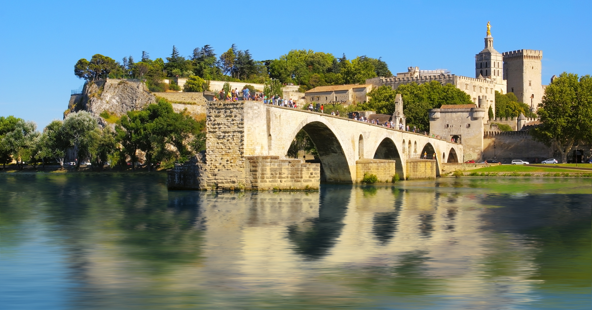 Flights to Avignon