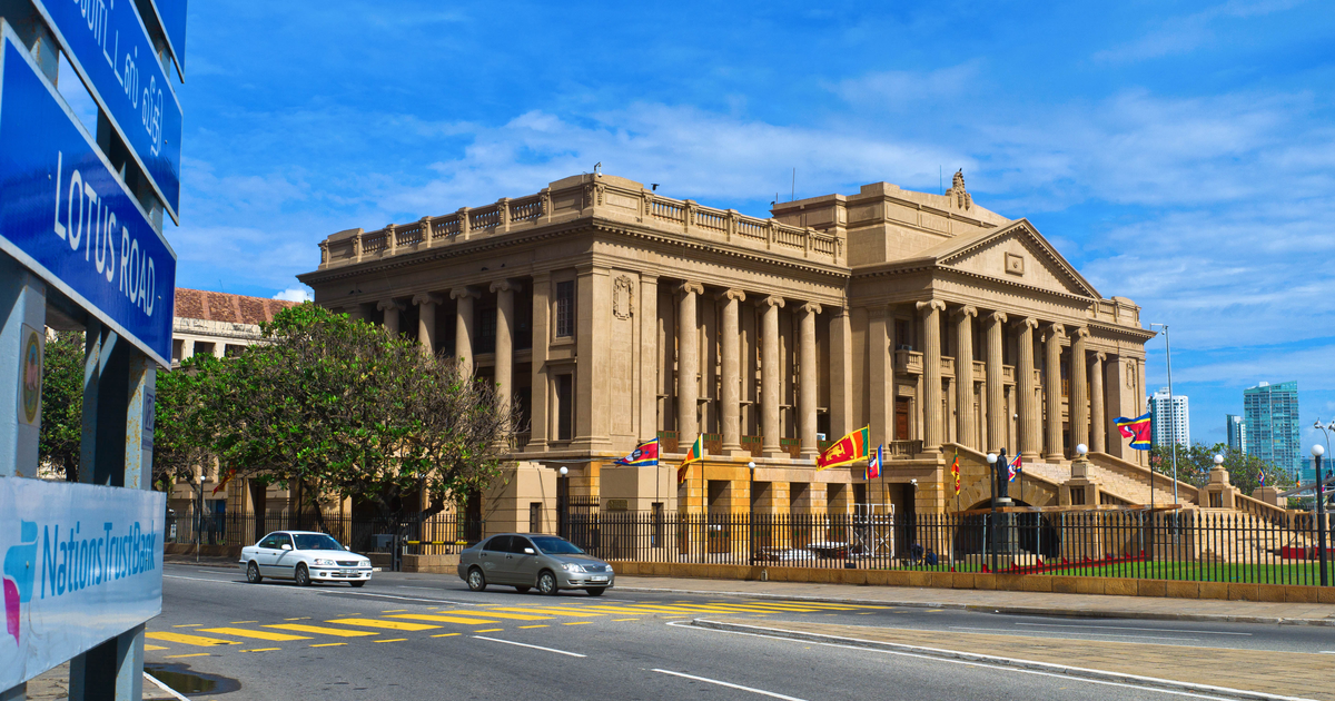 Flights Hohhot - Colombo