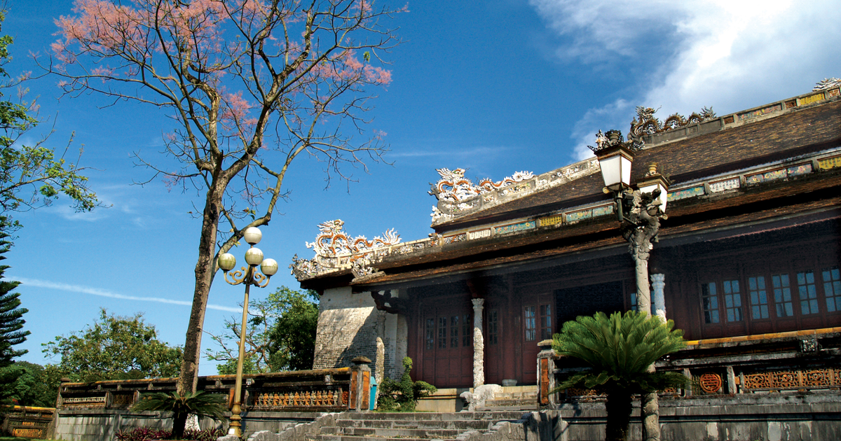 Flights Caticlan - Hue
