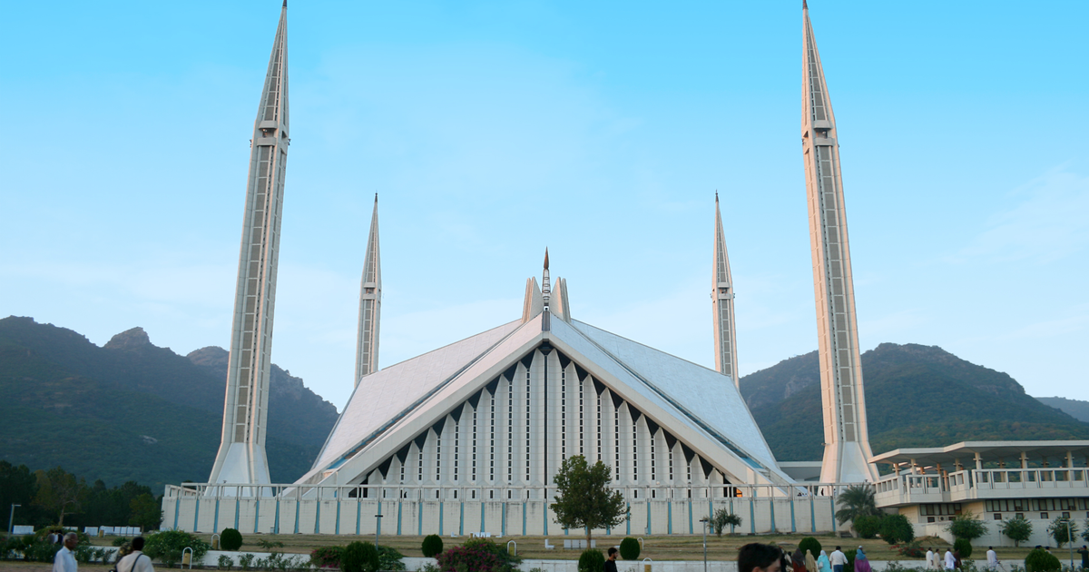 Flights Tonsberg - Islamabad