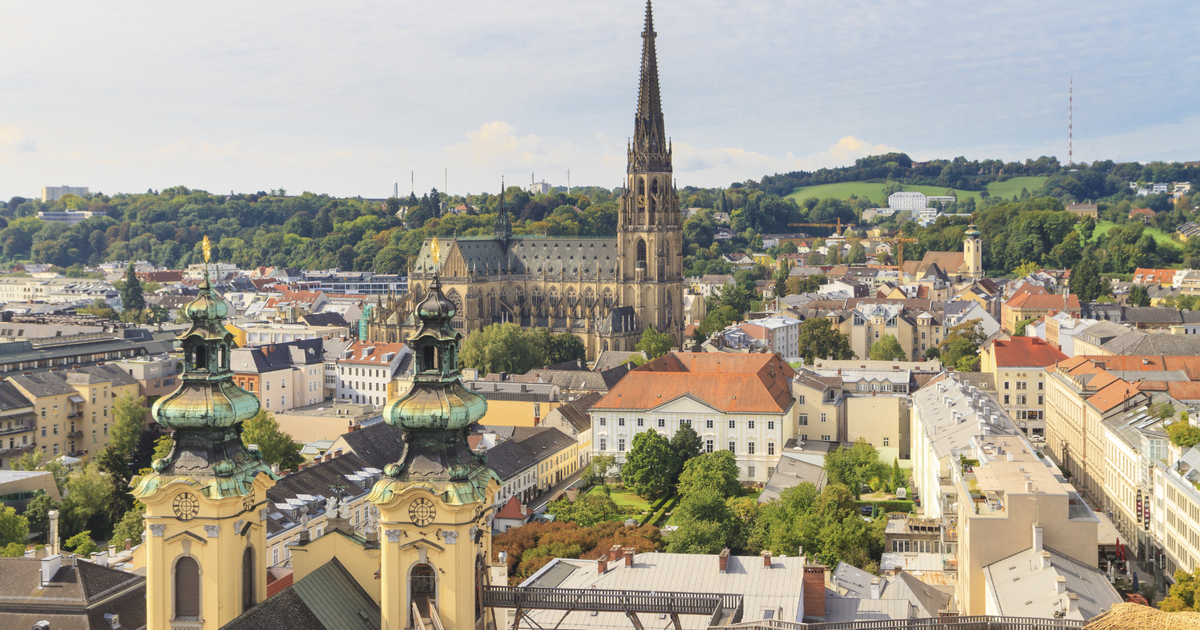 Flights to Linz