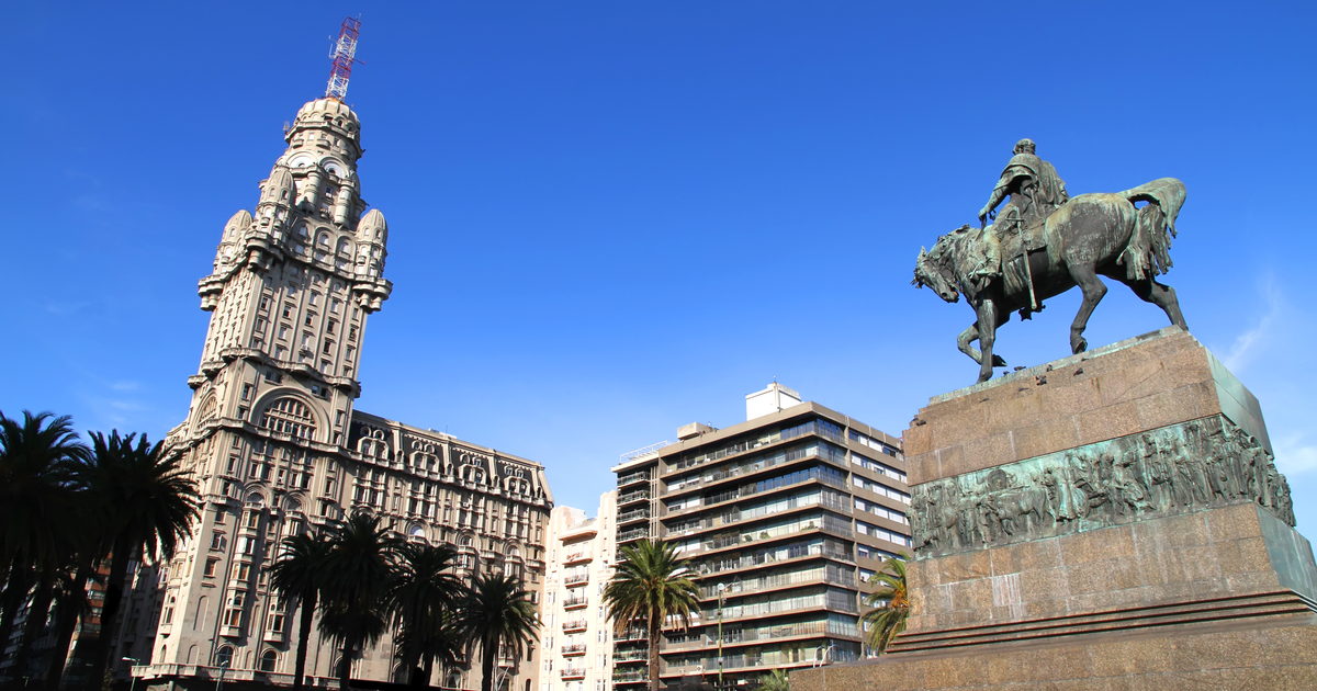 Flights Cuenca - Montevideo
