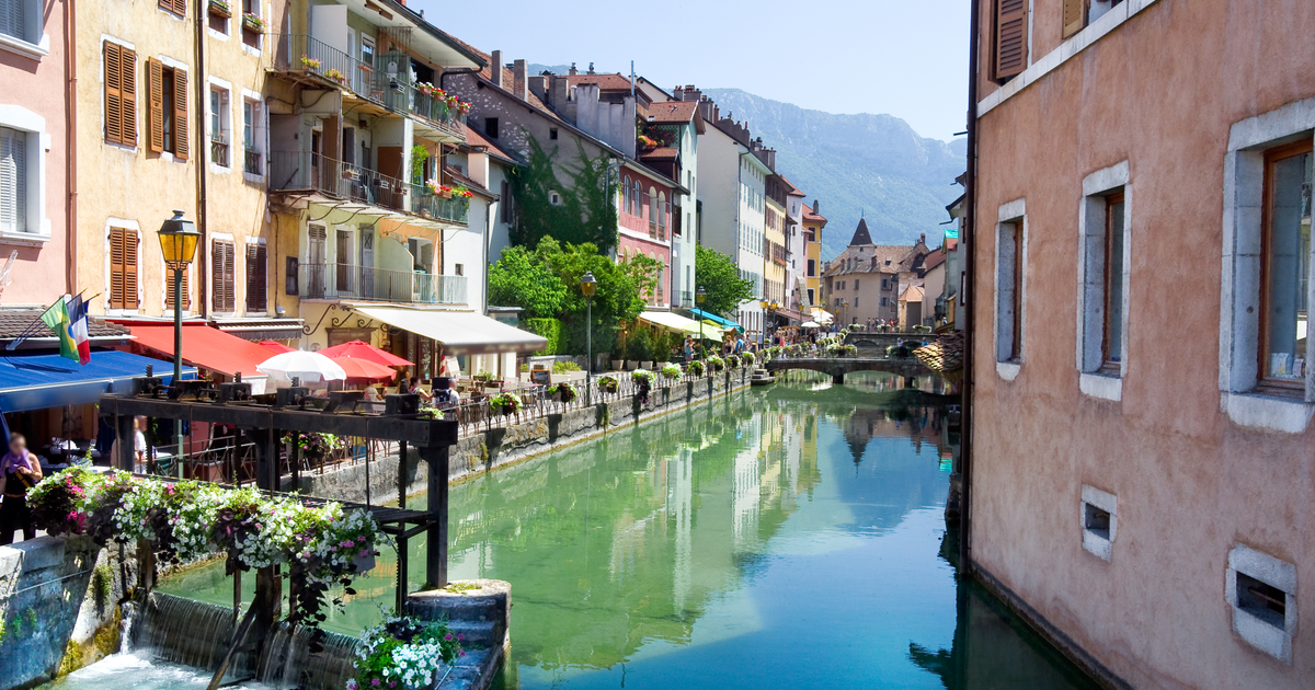 Flights to Annecy