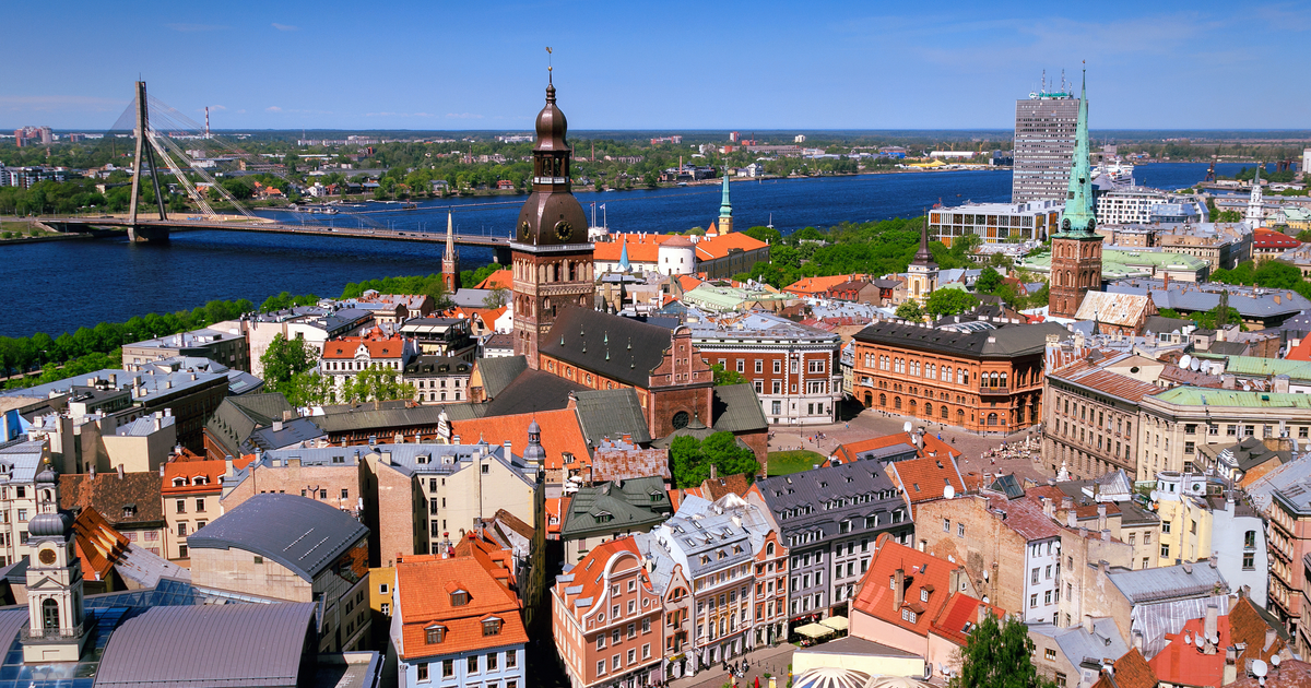 Flights Aswan - Riga