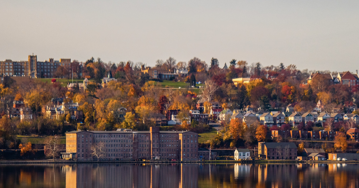 Flights Vail - Newburgh