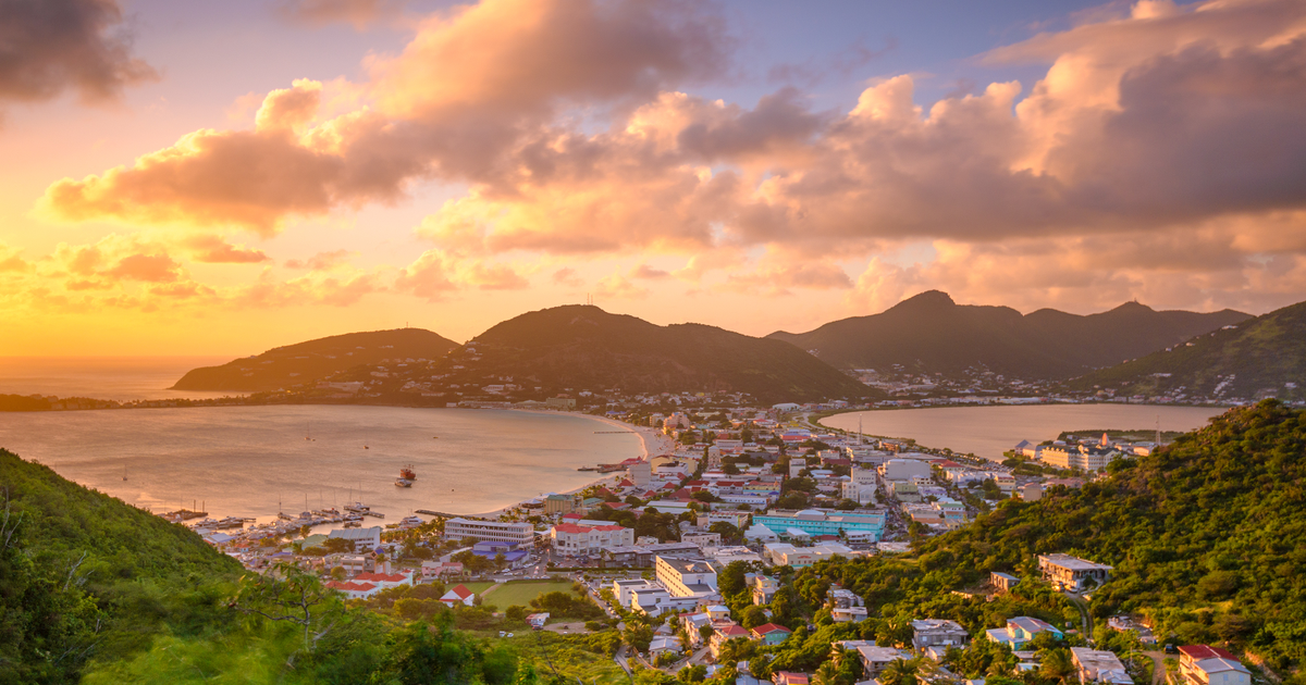 Flights Donetsk - Sint Maarten
