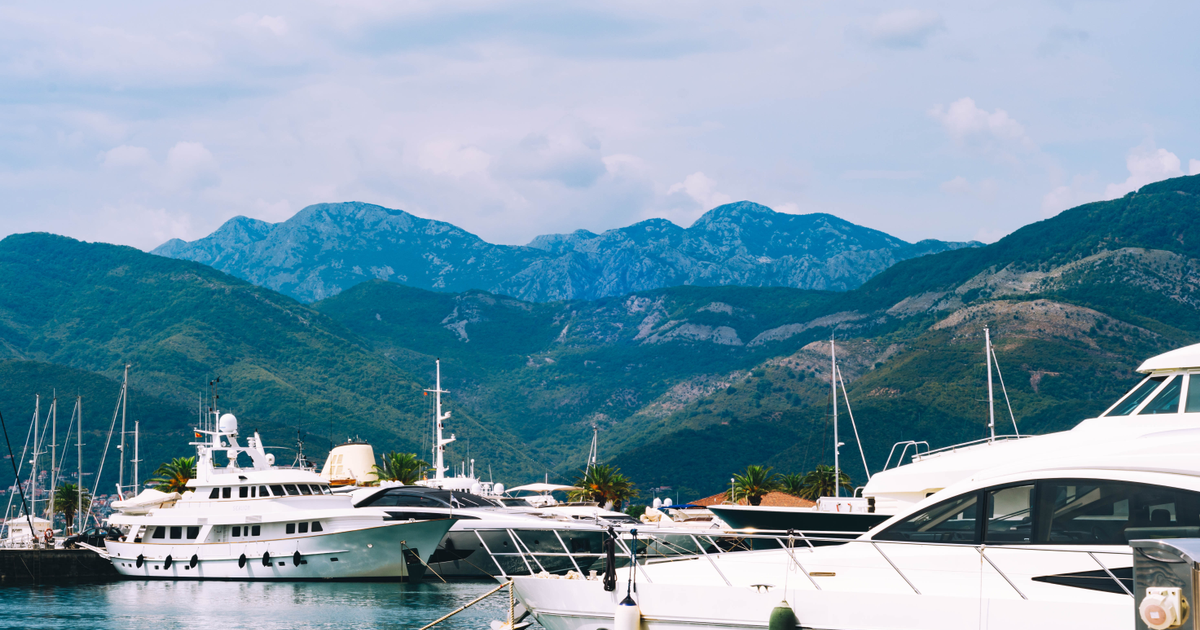 Flights Surat Thani - Tivat