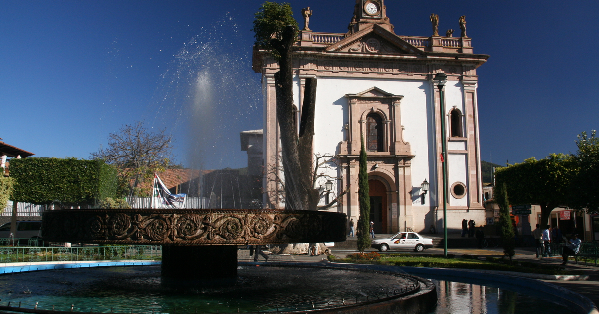 Flights to Uruapan
