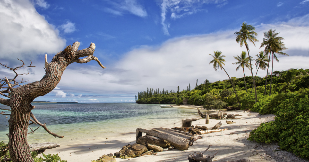 Flights to Ouvea