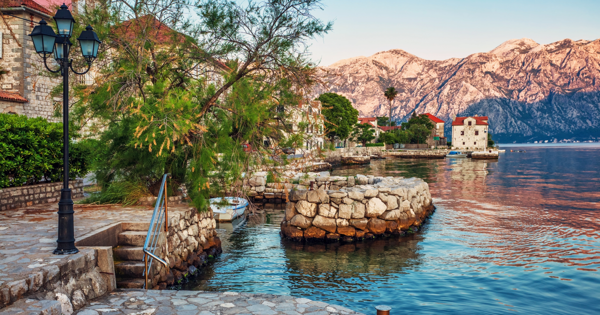 Flights Igdir - Montenegro